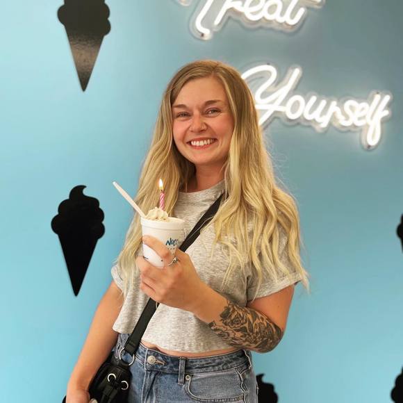 Meet your Posher, Jo - Picture 1 of 1